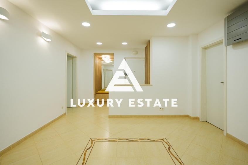 Apartament cu 4 camere decomandat în Dacia