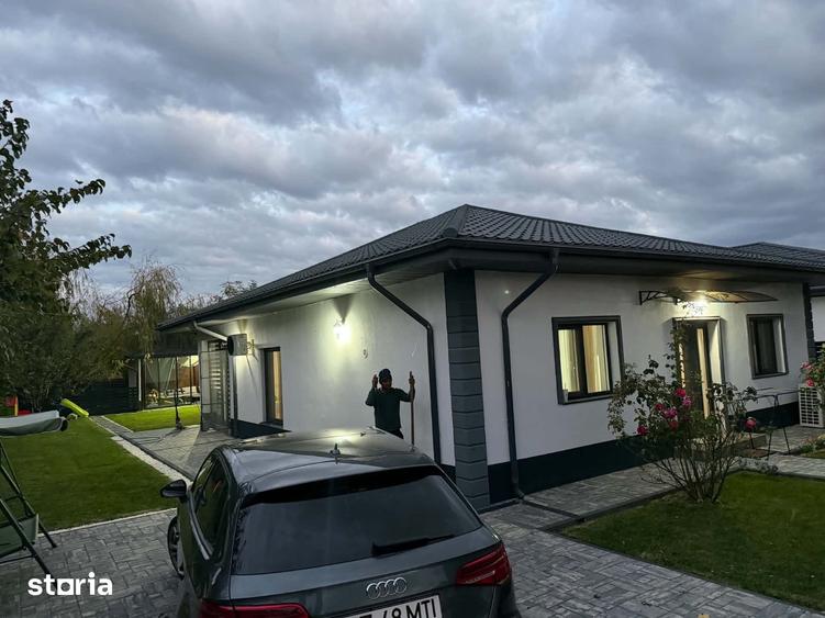 Casă cu 4 camere cu Teren 500 Mp în Vadu Pașii