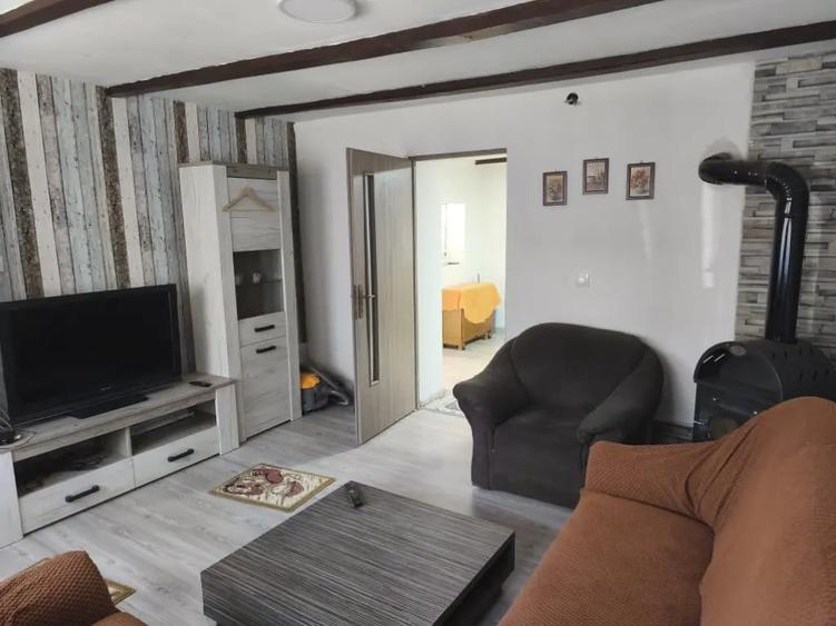 Casă cu 3 camere în Uileacu de Munte