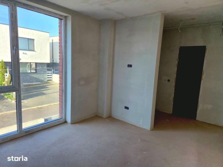 Casă cu 4 camere în Vânători