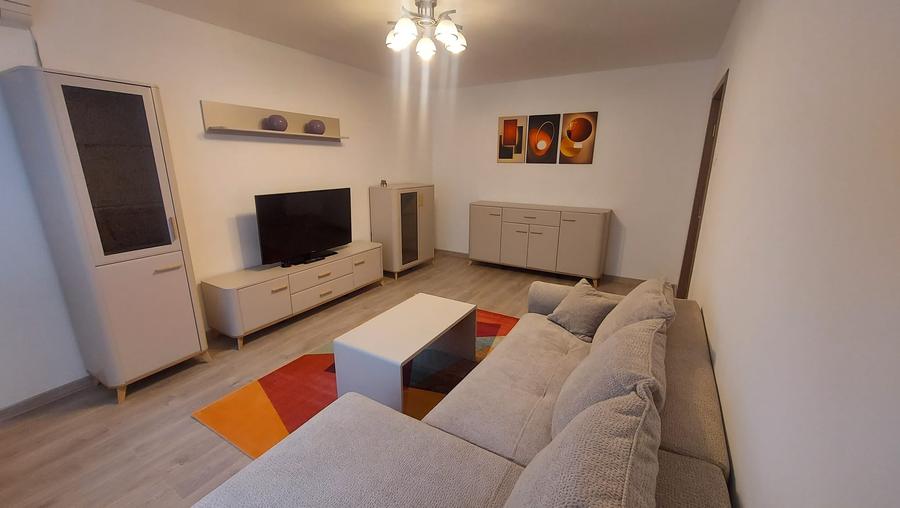 Apartament cu 3 camere în Drumul Taberei