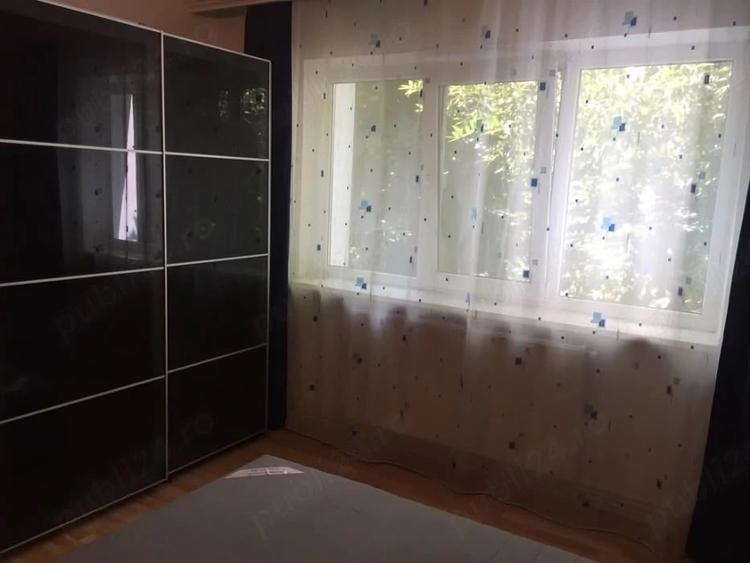 Apartament cu 3 camere decomandat în Popa Șapcă