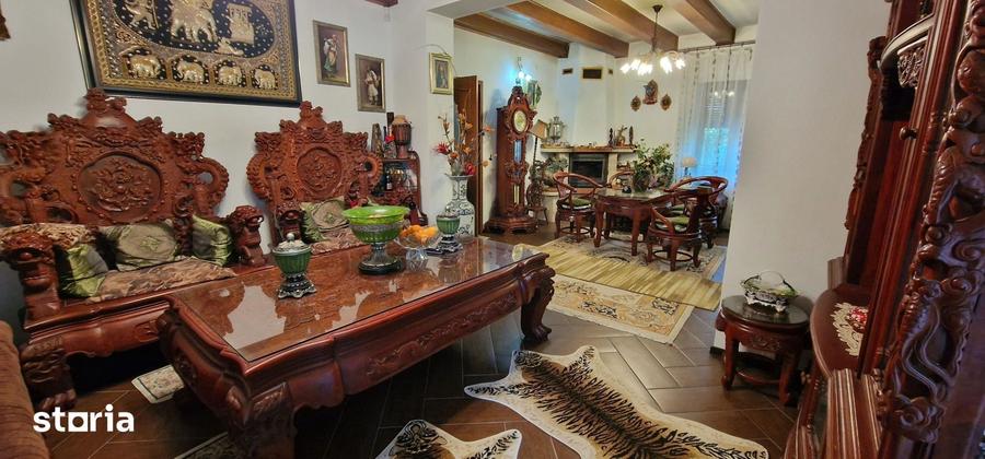 Casă cu 5 camere cu Teren 338 Mp în Sud