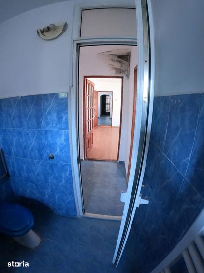 Apartament cu 3 camere semidecomandat în Tineretului