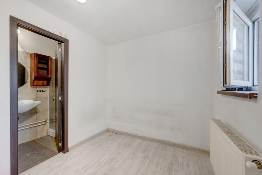 Casă individuală cu 4 camere cu Canalizare în Rahova