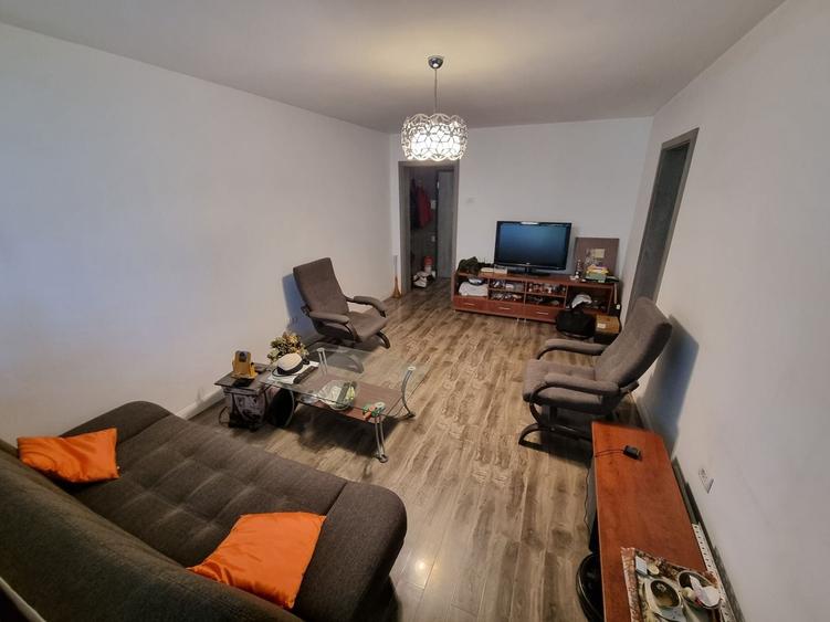 Apartament cu 3 camere circular, mobilat în Tomis Nord