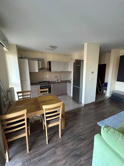 Apartament cu 2 camere decomandat în Dumbrăvița