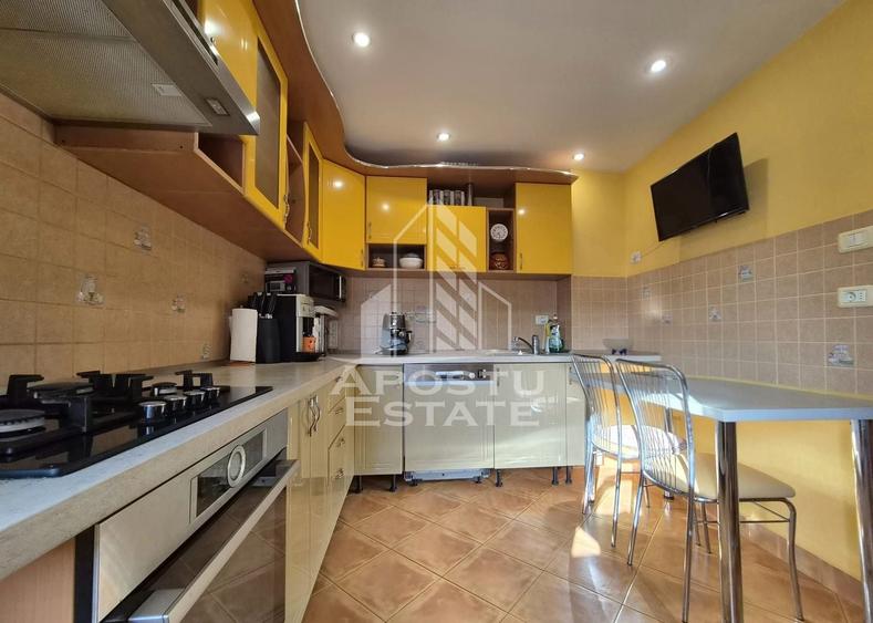 Apartament cu 3 camere decomandat, mobilat în Aurel Vlaicu
