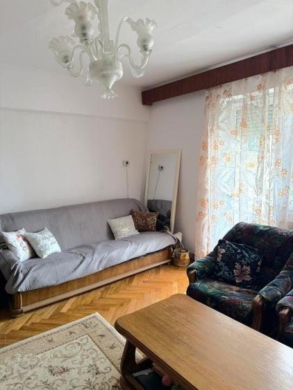 Apartament cu 2 camere semidecomandat, mobilat în Central