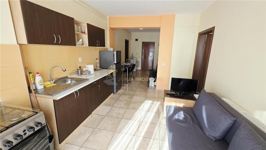 Apartament cu 2 camere semidecomandat, mobilat în Bună Ziua