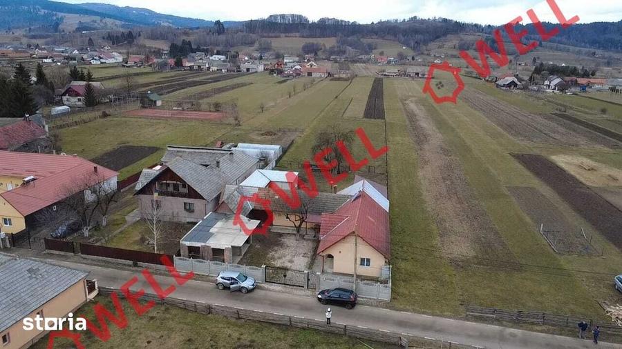 Casă cu 4 camere cu Teren 3233 Mp în Central