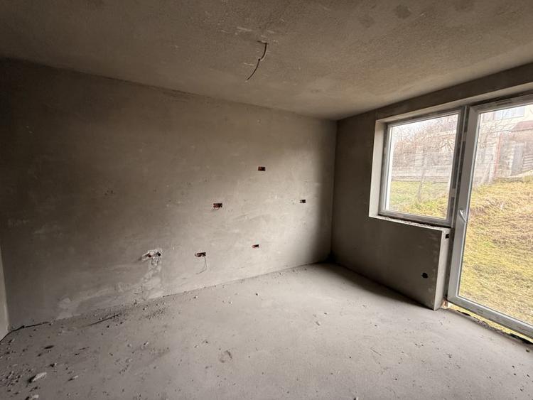 Duplex cu 4 camere cu Canalizare în Cetate