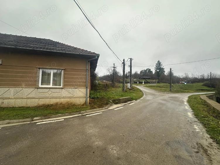 Casă cu Teren 2877 Mp în Zolt