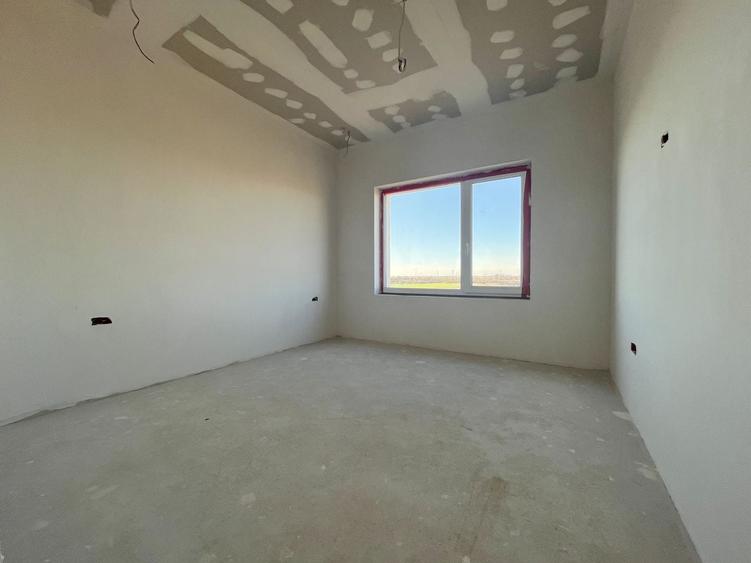 Apartament cu 3 camere decomandat în Torontalului