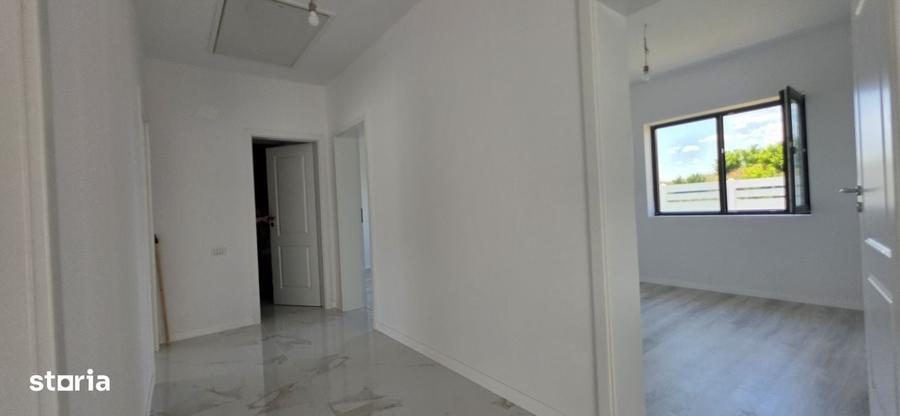 Casă cu 4 camere în Clinceni