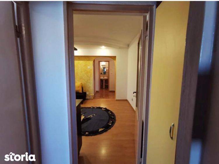 Apartament cu 3 camere, mobilat în Central