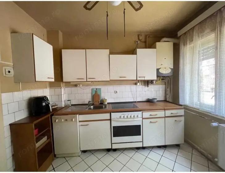 Casă cu 4 camere cu Teren 100 Mp în 14 Mai