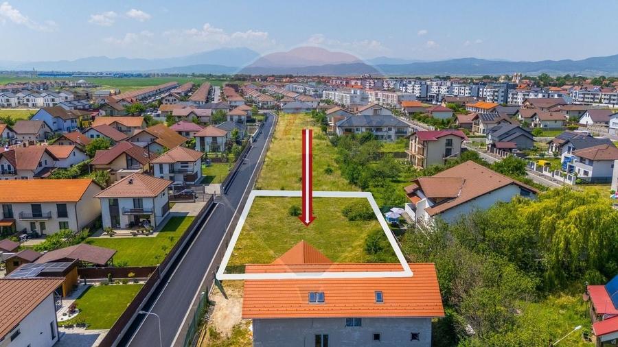 Teren Construcții intravilan de 885 mp, în Central