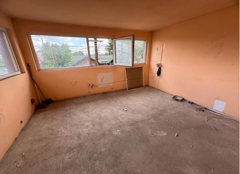 Casă individuală cu 5 camere cu Garaj în B-dul București