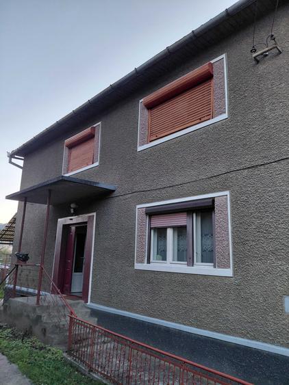 Casă cu 3 camere în Central