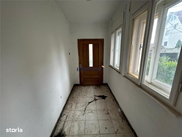Casă cu 4 camere în Titulescu