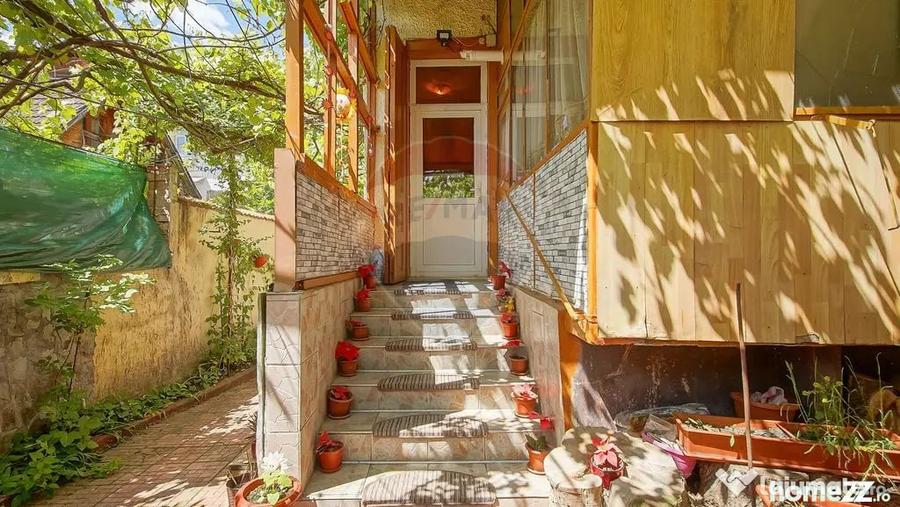 Casă cu 2 camere cu Teren 151 Mp în Central