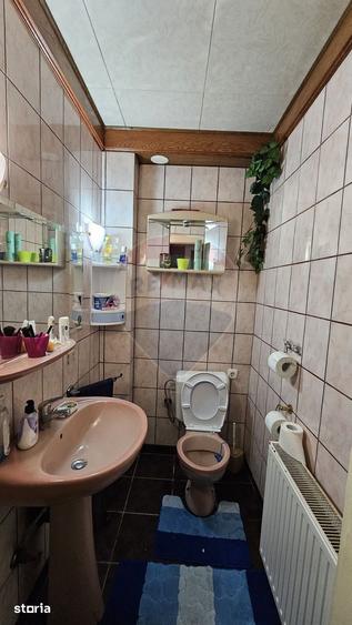 Casă cu 6 camere cu Teren 200 Mp în Central