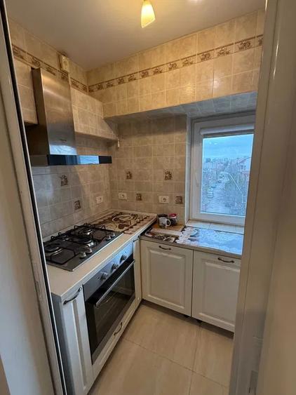 Apartament cu 3 camere decomandat, mobilat în Tomis II