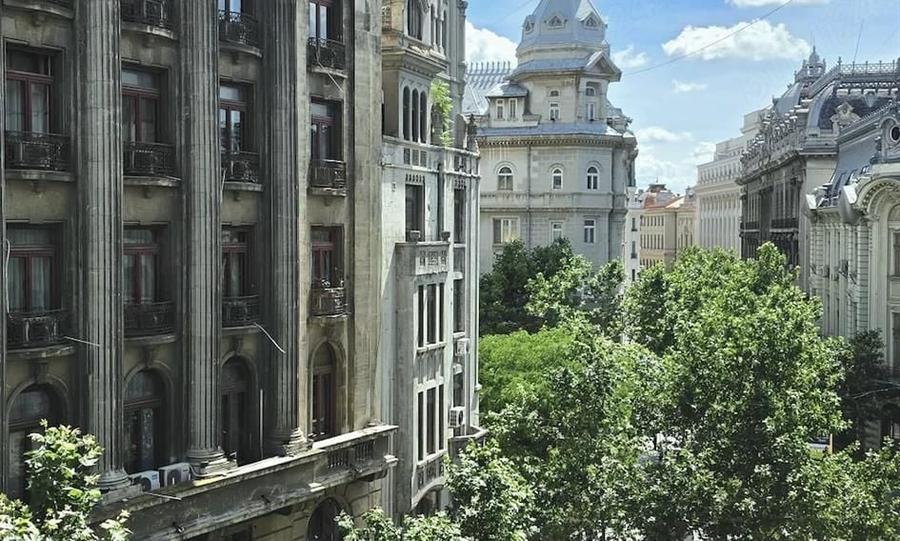 Apartament cu 4 camere decomandat în P-ța Universității