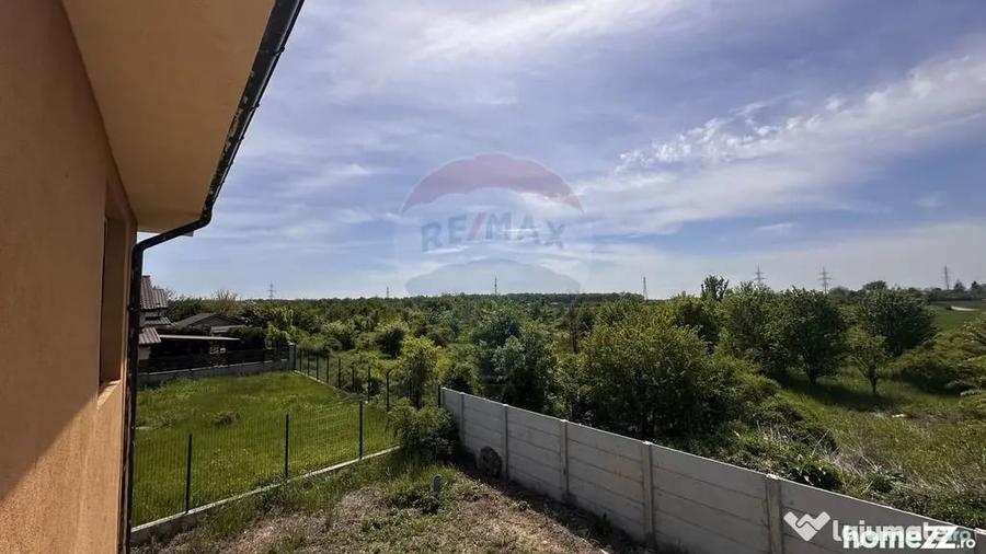 Casă cu 6 camere cu Teren 459 Mp în Balotești