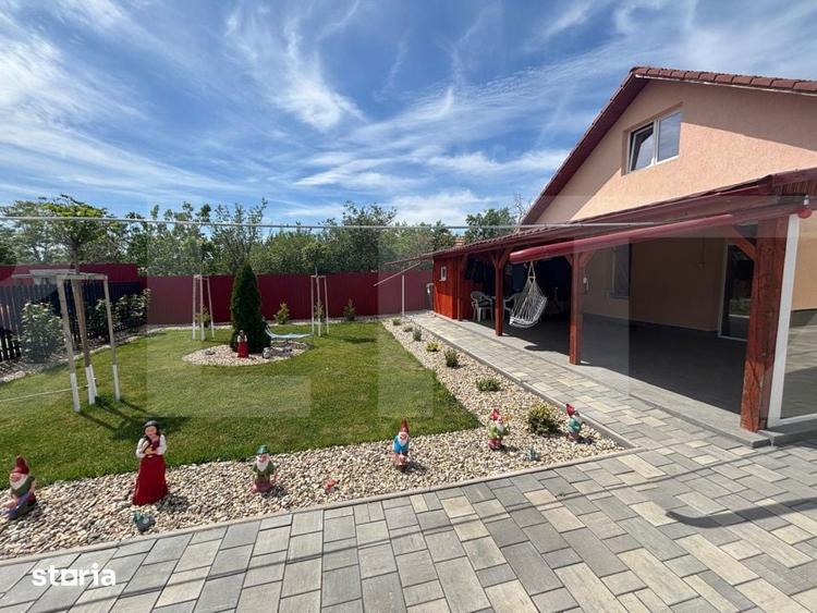 Casa in ?ofronea cu 2 corpuri, 5 camere, terase, garaj si teren gener - 1