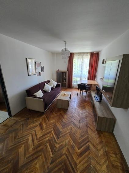 Apartament cu 3 camere decomandat în Bd. Independenței