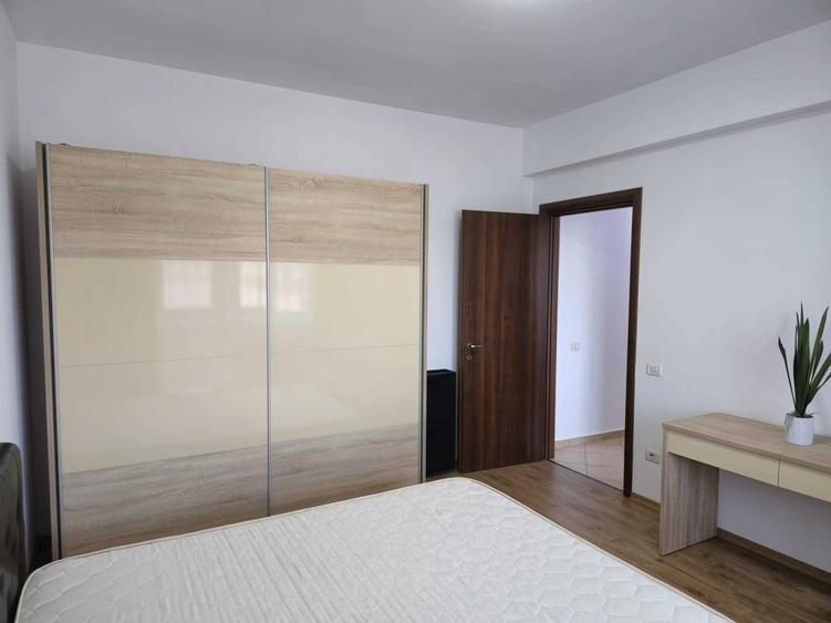 Apartament cu 3 camere decomandat în Fundeni