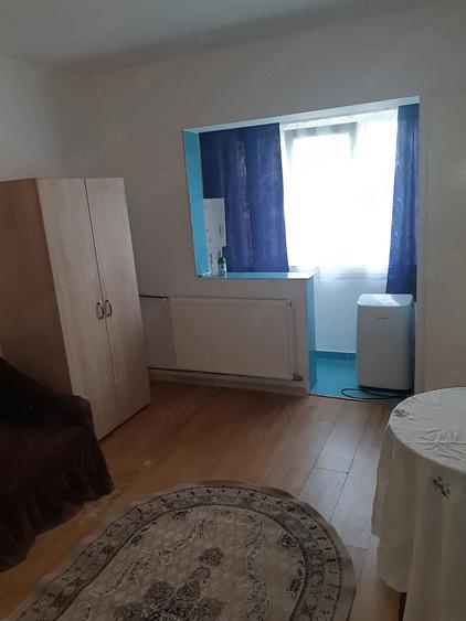 Garsonieră decomandată în Central