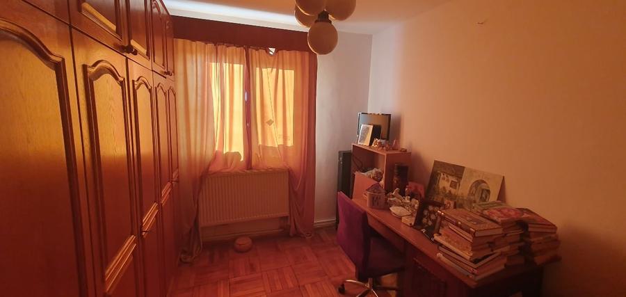 Apartament cu 4 camere decomandat, mobilat în Circumvalațiunii