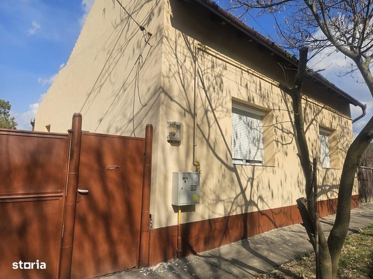 Casă cu 3 camere în Sălard
