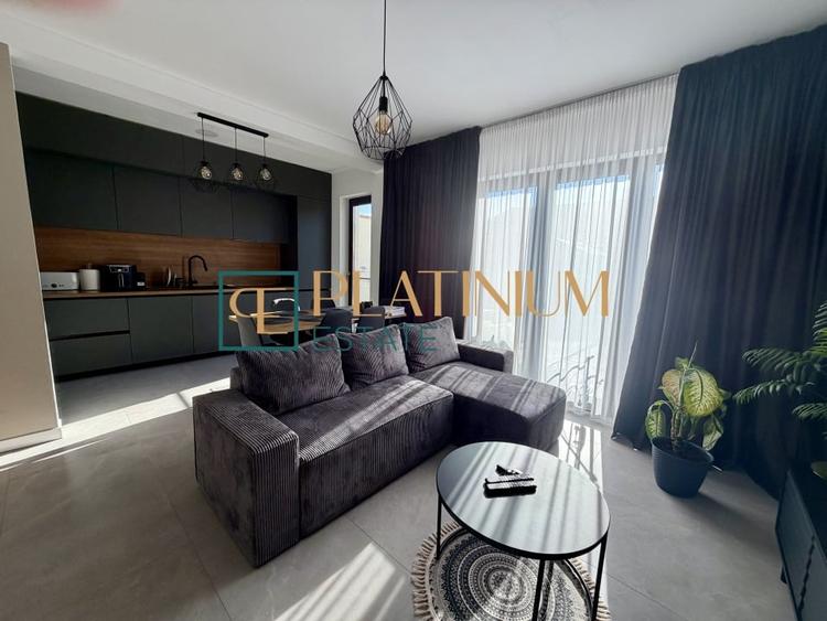 Duplex cu 4 camere cu Canalizare în Plopi