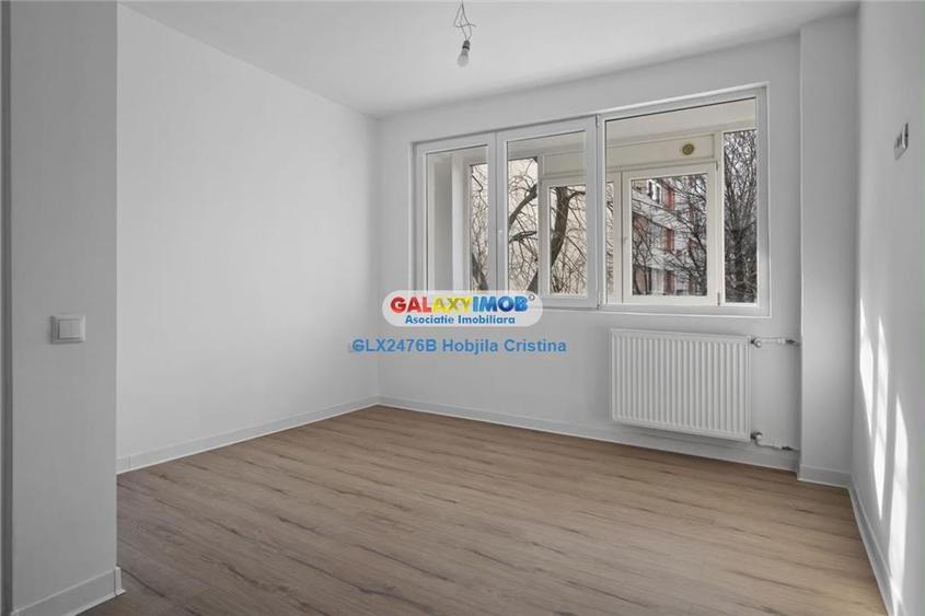 Apartament cu 3 camere semidecomandat în Tei