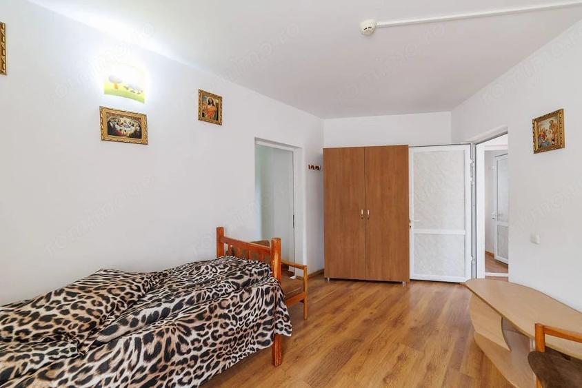 Casă cu 9 camere cu Teren 224 Mp în Găvana