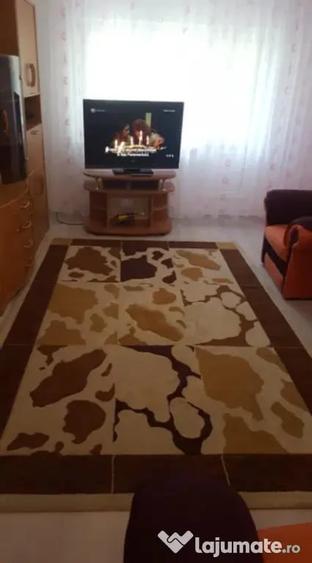 Apartament cu 3 camere decomandat, mobilat în Astra