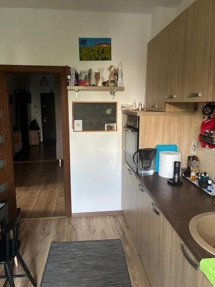 Apartament cu 3 camere decomandat, mobilat în Titan
