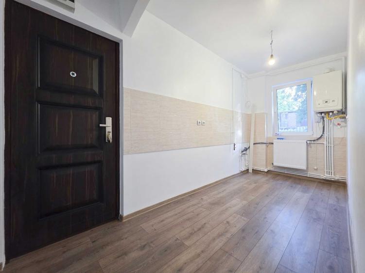 Vand apartament 2 camere, parter, in Deva. - 1