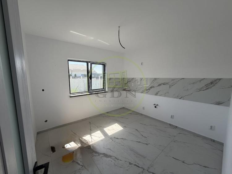Casă individuală cu 4 camere cu Teren 350 Mp în Șimnicu de Sus