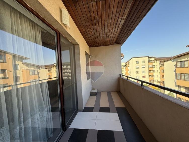 Apartament cu 3 camere semidecomandat, mobilat în Florești