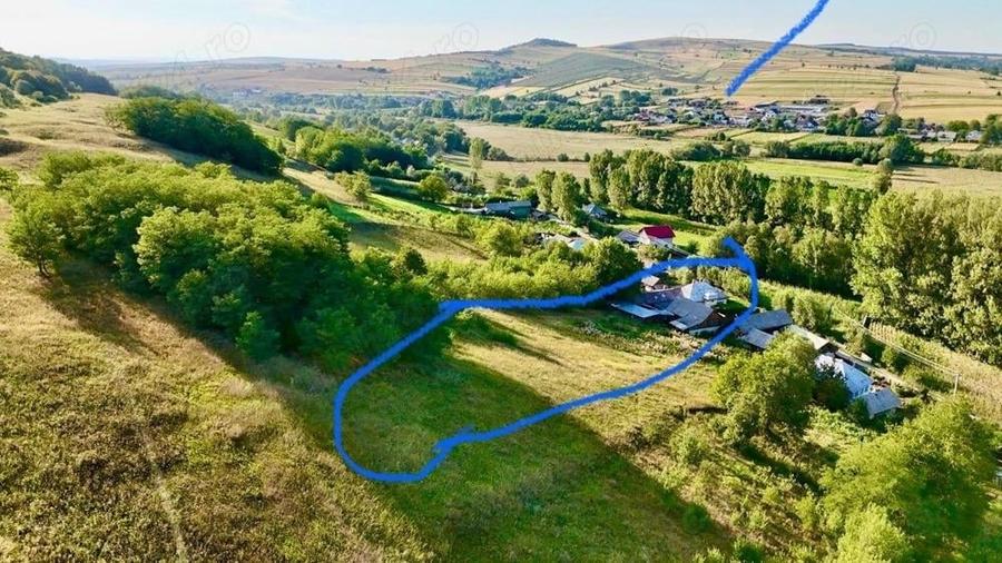Casă individuală cu 4 camere cu Teren 8400 Mp în Preutești