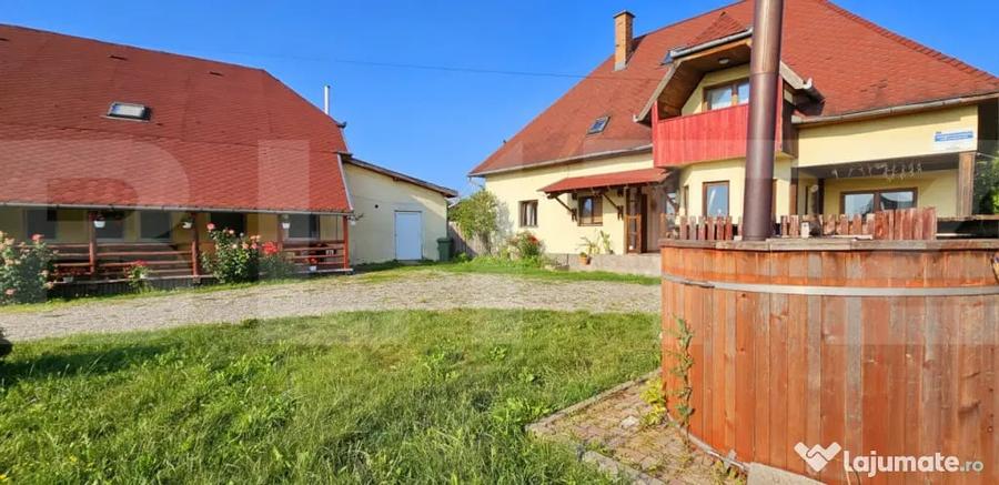 Casă cu 16 camere cu Teren 1663 Mp în Bicfalău