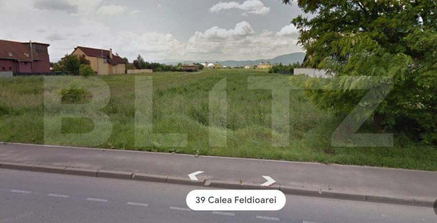 Teren de 10000 mp, în Central