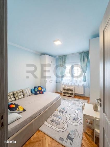 Apartament cu 3 camere decomandat în Decebal