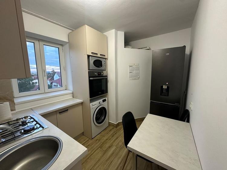 Apartament cu 2 camere decomandat în Calea București