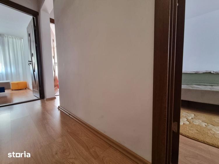 Apartament cu 3 camere decomandat în Mioriței